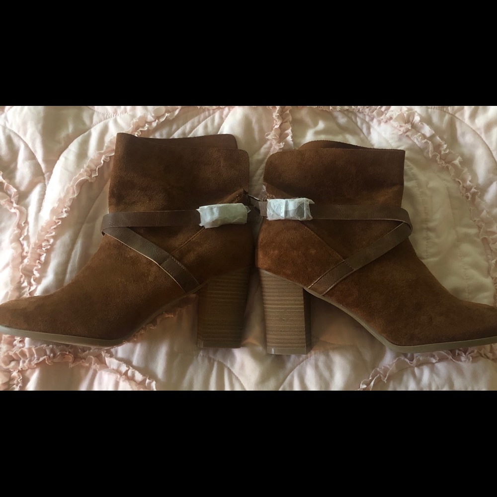 New Directions Booties - Picture 2 of 5